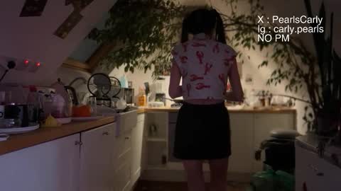 Carly Pearls online show from December 18, 2025, 6:19 am