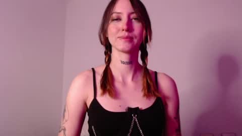 Snapshot of carmennrusso chatting on October 12, 2025, 10:31 pm carmennrusso online show from October 12, 2025, 10:31 pm