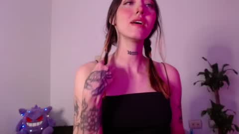 carmennrusso online show from November 16, 2025, 6:57 pm