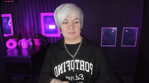 Carmen online show from November 7, 2025, 8:31 pm