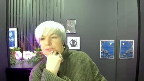 Carmen online show from December 21, 2025, 8:38 pm