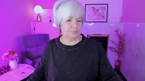 Carmen online show from February 1, 2026, 9:02 pm