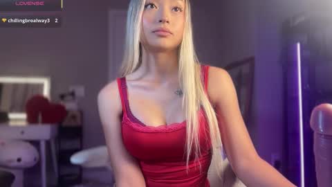 Snapshot of carmenxrose chatting on October 25, 2025, 11:43 pm carmenxrose online show from October 25, 2025, 11:43 pm