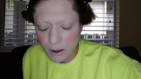 Snapshot of carnalflower95 chatting on May 6, 2026, 1:47 am Brooke online show from May 6, 2026, 1:47 am