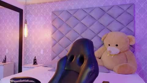 caro_adams1 online show from November 24, 2025, 11:54 am