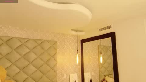 Snapshot of caro_adams1 chatting on February 12, 2026, 10:32 am caro_adams1 online show from February 12, 2026, 10:32 am