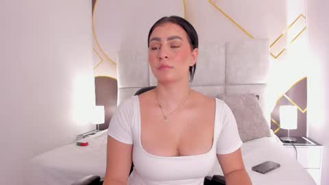 caro_giraldo_ online show from March 15, 2026, 6:25 pm