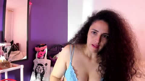 Snapshot of carol_diazz chatting on December 14, 2024, 5:03 pm carol I broadcast from 3-9 pm Chicago USA online show from December 14, 2024, 5:03 pm