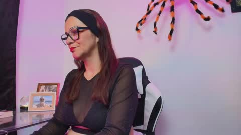 Snapshot of carol_miss2 chatting on October 28, 2025, 10:41 am CAROL online show from October 28, 2025, 10:41 am