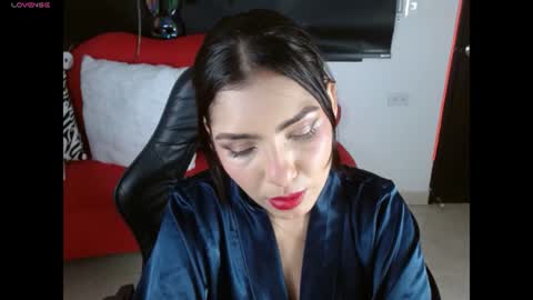 Caroline online show from July 16, 2026, 1:06 pm