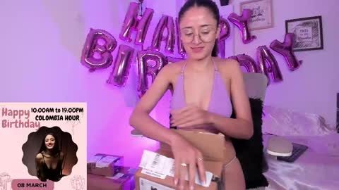 Snapshot of caroliine__ chatting on March 8, 2025, 6:16 pm Caroline online show from March 8, 2025, 6:16 pm