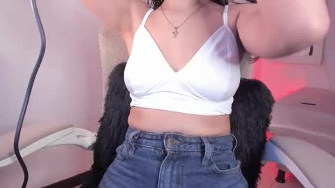 Snapshot of caroliine__ chatting on October 5, 2025, 6:28 pm Caroline online show from October 5, 2025, 6:28 pm