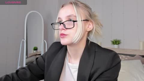 Carol online show from September 23, 2025, 6:27 am