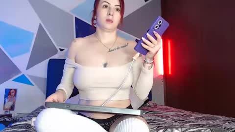 Snapshot of carolin_moore chatting on January 21, 2025, 7:17 pm Carolin Moore online show from January 21, 2025, 7:17 pm