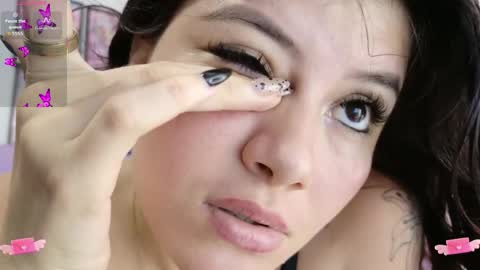Snapshot of carolina_latinlady chatting on April 17, 2026, 6:00 pm Carolina online show from April 17, 2026, 6:00 pm