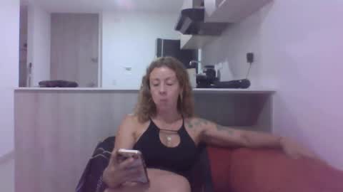 carolina_zaens online show from May 9, 2026, 1:44 am