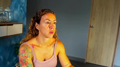 carolina_zaens online show from May 27, 2026, 12:35 pm