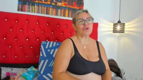 Snapshot of carolinacrus01 chatting on November 4, 2025, 4:06 pm Carolina online show from November 4, 2025, 4:06 pm