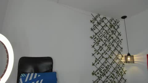 Snapshot of carolinacrus01 chatting on November 17, 2025, 4:35 pm Carolina online show from November 17, 2025, 4:35 pm