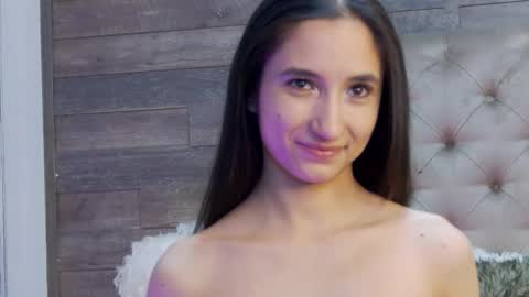 Snapshot of carolinahart chatting on December 4, 2025, 7:22 pm carolinahart online show from December 4, 2025, 7:22 pm