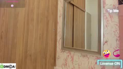 Snapshot of caroline_daring chatting on December 17, 2025, 12:55 pm caroline daring online show from December 17, 2025, 12:55 pm