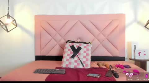 caroline daring online show from June 10, 2026, 1:54 pm