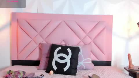 caroline daring online show from July 27, 2026, 12:34 pm