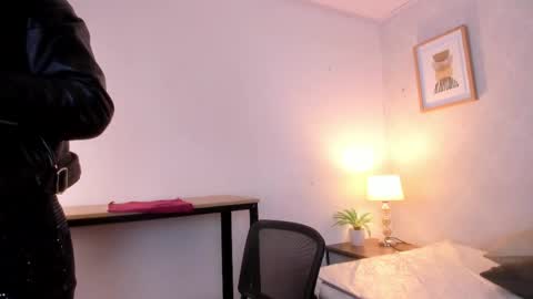  Caroline  online show from March 24, 2026, 11:37 am