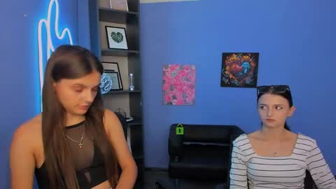 Snapshot of caroline_honeyy chatting on May 20, 2026, 11:05 am Caroline online show from May 20, 2026, 11:05 am
