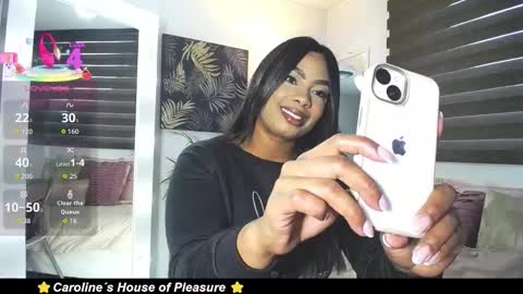 C A R O L I N E online show from November 9, 2025, 12:03 pm