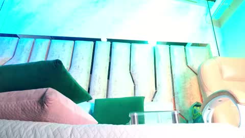 Snapshot of caroline_palmerr chatting on December 17, 2025, 3:12 am Carolina online show from December 17, 2025, 3:12 am