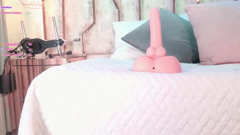 Snapshot of caroline_palmerr chatting on December 22, 2025, 3:14 am Carolina online show from December 22, 2025, 3:14 am