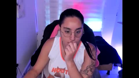 caroline_rodriguez_9 online show from February 17, 2026, 6:58 pm