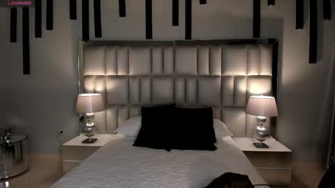 Caro online show from November 19, 2025, 10:37 am