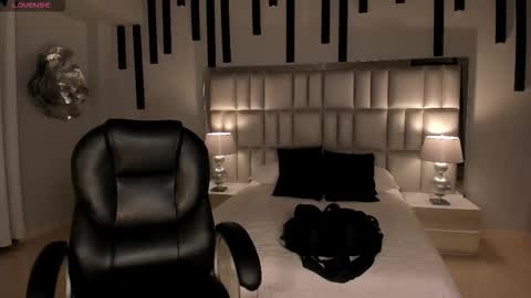 Caro online show from November 21, 2025, 10:25 am