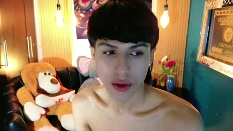 carolinejesh online show from May 15, 2026, 11:39 am