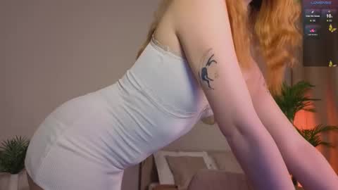 Snapshot of carolinnk chatting on November 8, 2025, 2:06 pm Caro online show from November 8, 2025, 2:06 pm