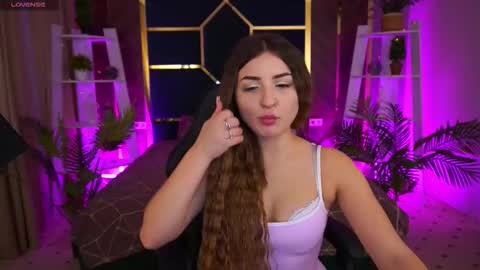 carollynee online show from December 16, 2025, 9:09 pm