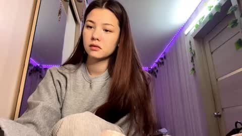 Snapshot of carolynexford chatting on December 15, 2025, 2:10 pm Emma online show from December 15, 2025, 2:10 pm