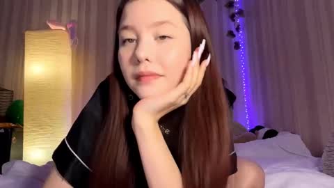 Snapshot of carolynexford chatting on February 10, 2026, 12:09 pm Emma online show from February 10, 2026, 12:09 pm
