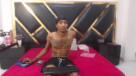 caro y andy online show from December 5, 2025, 11:41 am