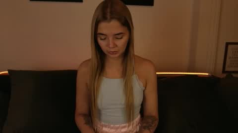 Snapshot of carriebradshawww chatting on October 24, 2025, 5:09 pm carriebradshawww online show from October 24, 2025, 5:09 pm