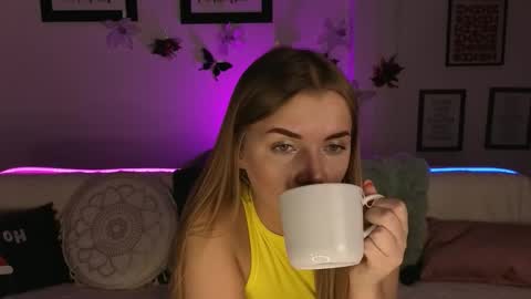 Snapshot of carriebradshawww chatting on December 2, 2025, 2:56 pm carriebradshawww online show from December 2, 2025, 2:56 pm