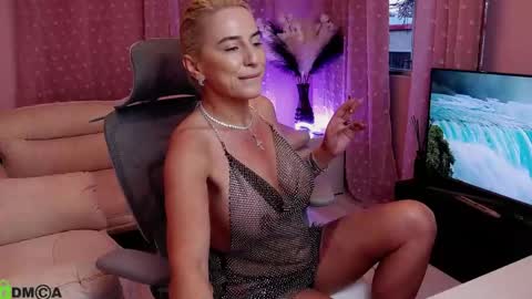 Snapshot of carrielovex chatting on April 20, 2026, 3:31 am Carrie online show from April 20, 2026, 3:31 am