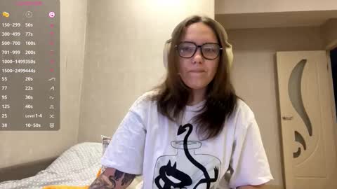 Emilia online show from December 23, 2025, 3:15 am