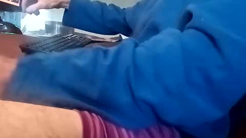 Snapshot of caryb chatting on October 22, 2025, 6:18 pm caryb online show from October 22, 2025, 6:18 pm