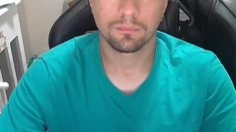 Snapshot of casalgg18 chatting on November 17, 2025, 10:21 am Gaben online show from November 17, 2025, 10:21 am