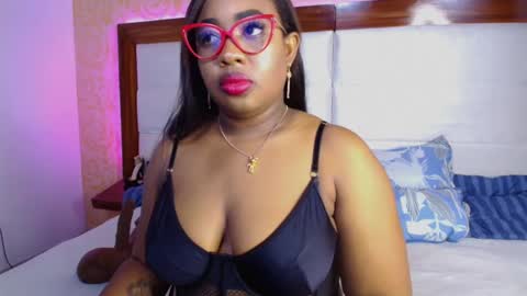 Snapshot of caseymoon chatting on January 25, 2025, 12:26 pm Casey online show from January 25, 2025, 12:26 pm