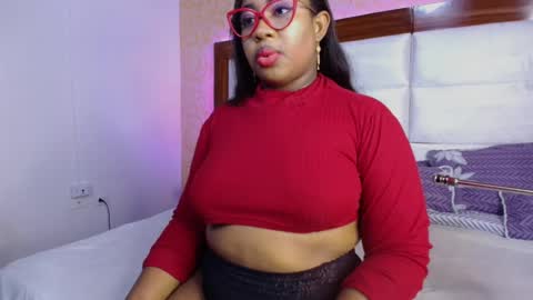 Snapshot of caseymoon chatting on February 4, 2025, 12:33 pm Casey online show from February 4, 2025, 12:33 pm