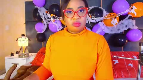 Snapshot of caseymoon chatting on October 27, 2025, 12:31 pm Casey online show from October 27, 2025, 12:31 pm